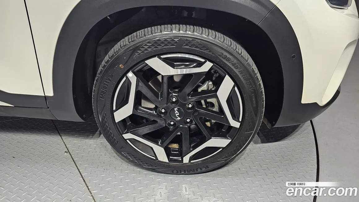 Kia Seltos — фото 5