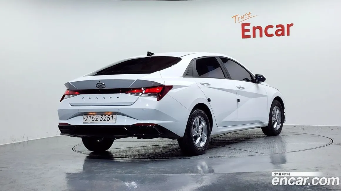 Hyundai AVANTE — фото 2