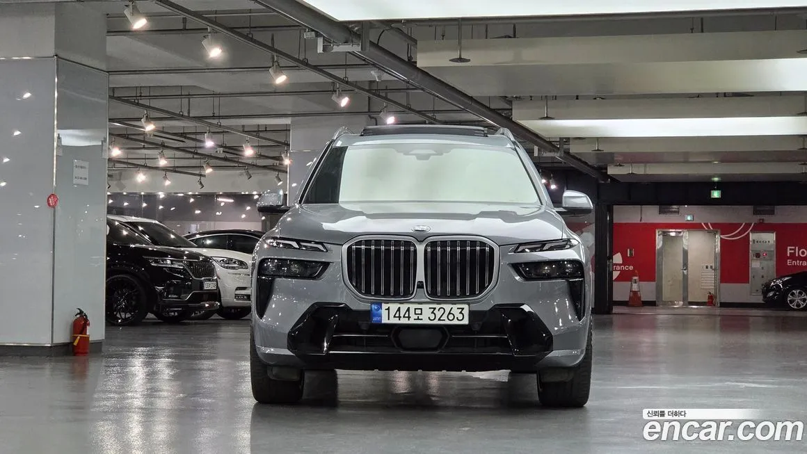 BMW X7 — фото 3