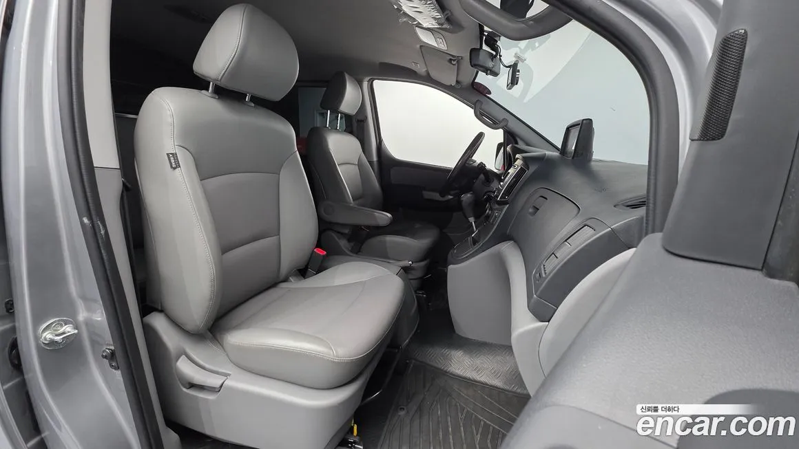 Hyundai Starex — фото 10