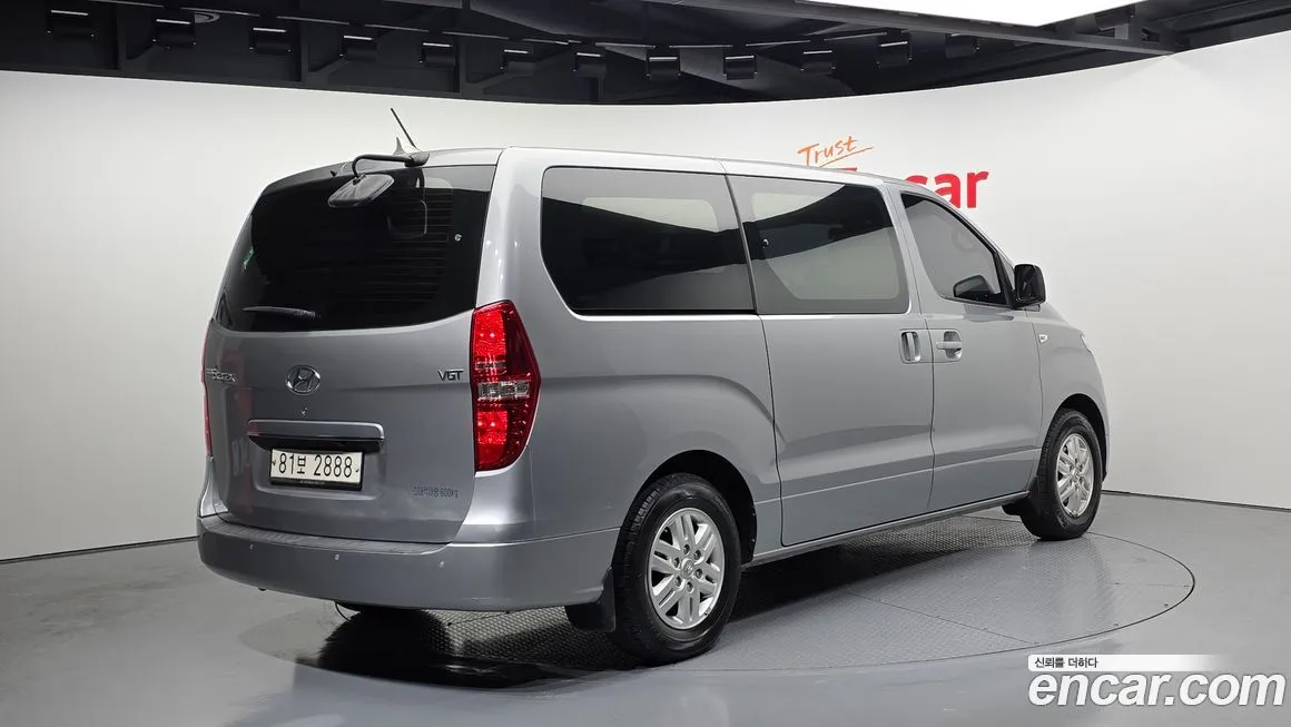Hyundai Starex — фото 2