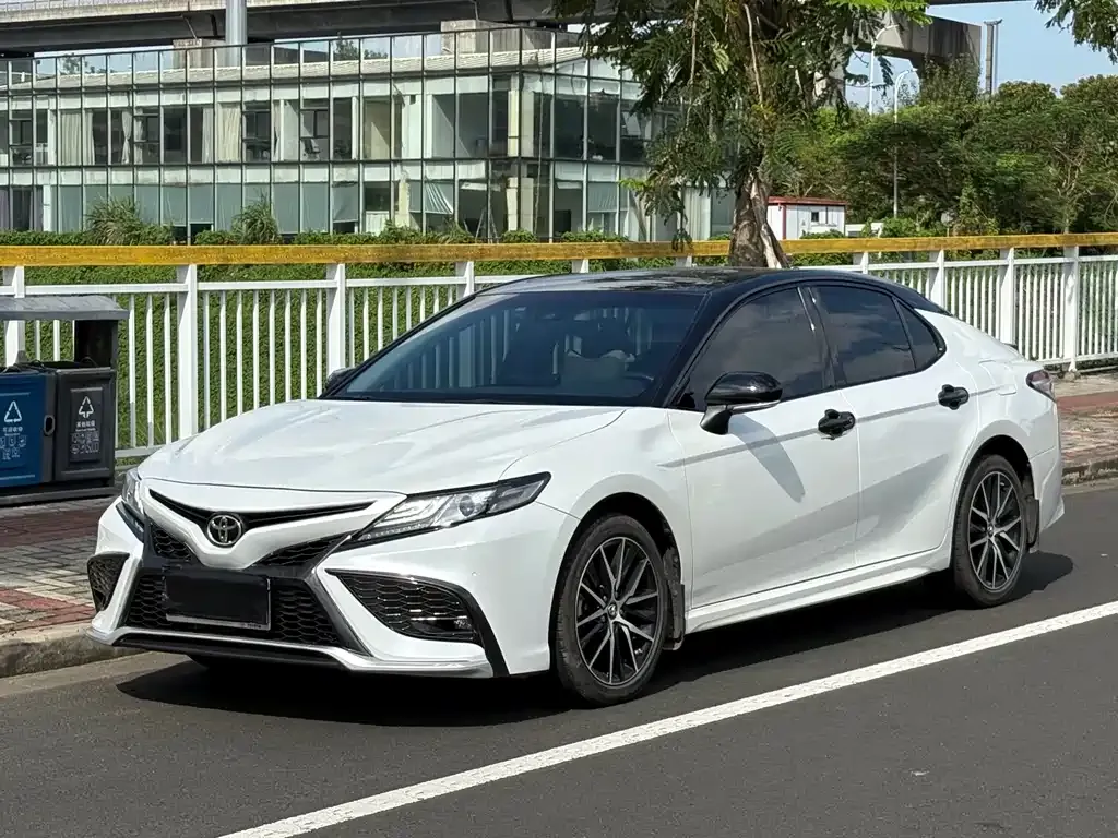 Toyota Camry 2024 из CN, фото 1