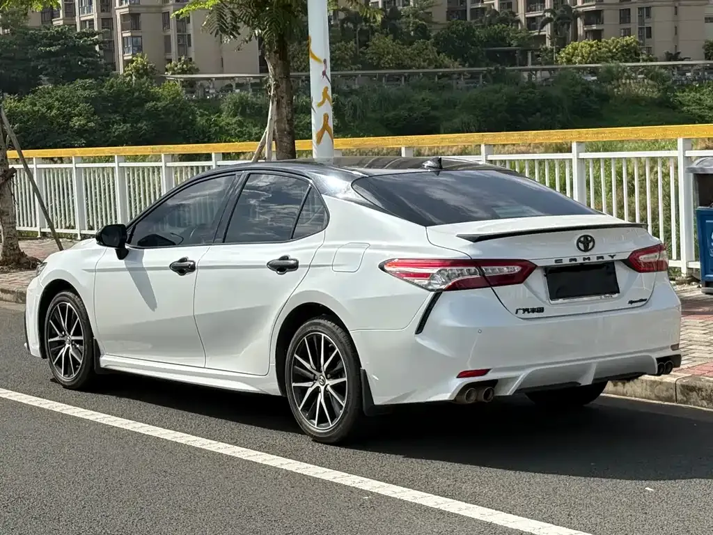 Toyota Camry 2024 из CN, фото 9