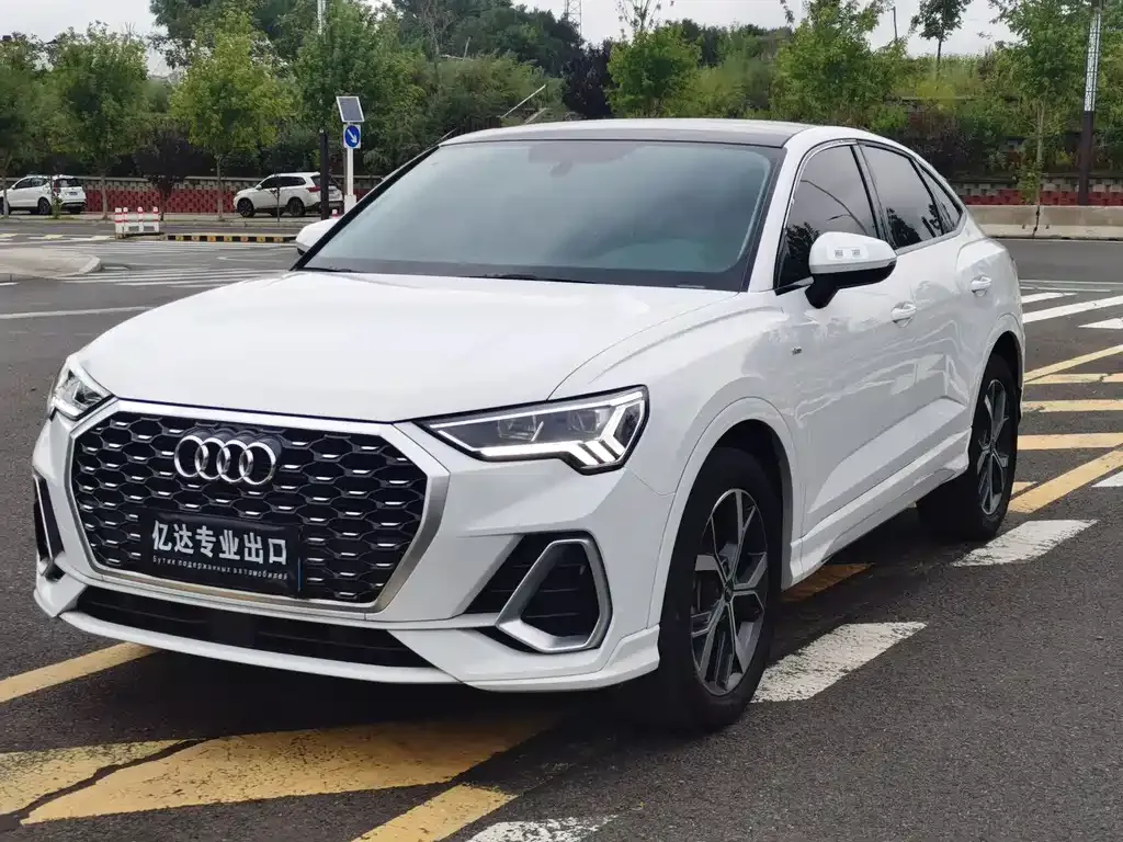 Audi Q3 Sportback — фото 1