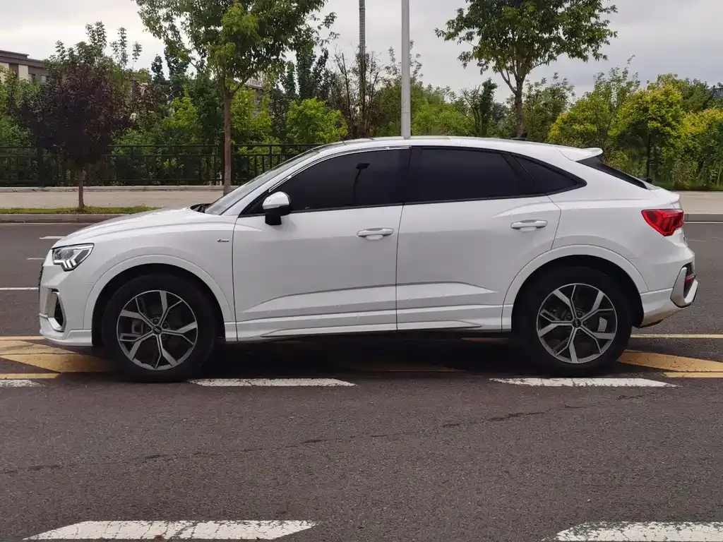 Audi Q3 Sportback — фото 8