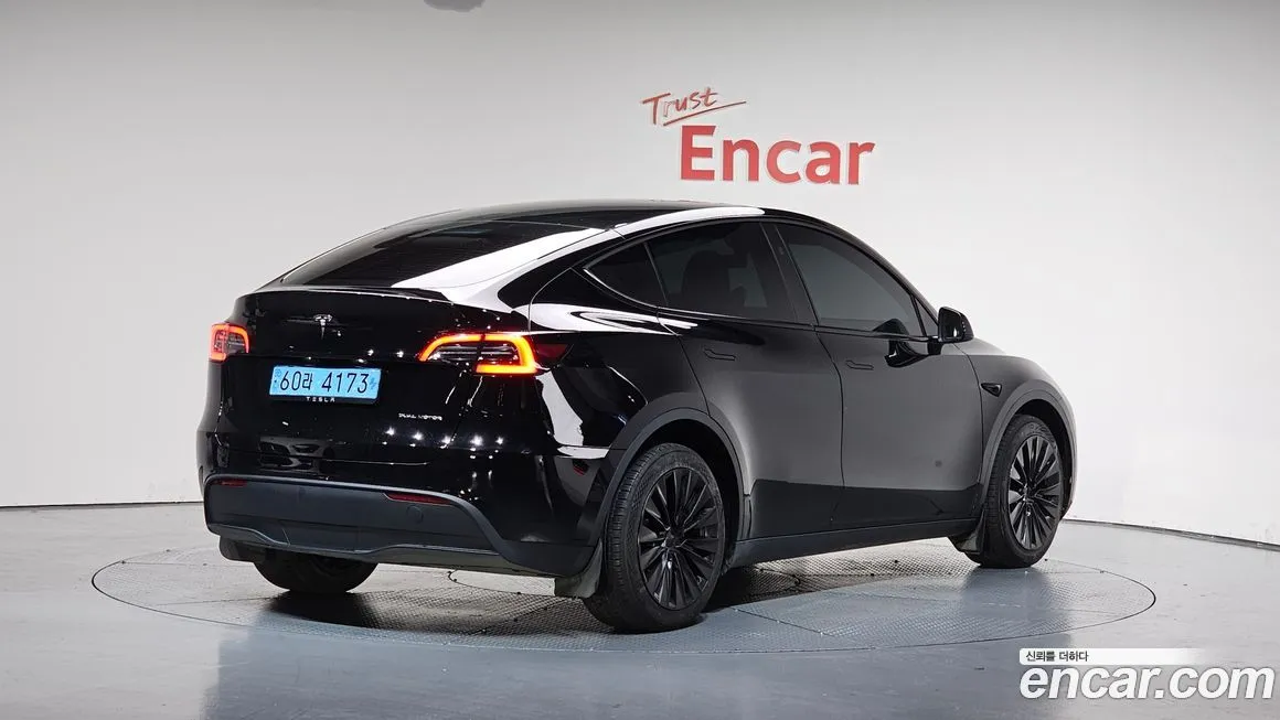 Tesla Model Y 2024 из KR, фото 2