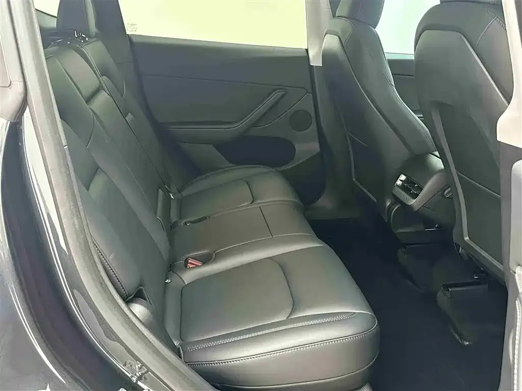 Tesla Model Y 2024 из CN, фото 10