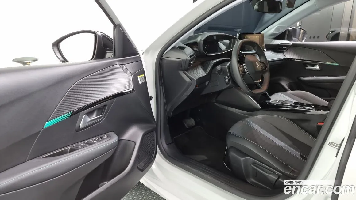 Peugeot 208 2022 из KR, фото 10