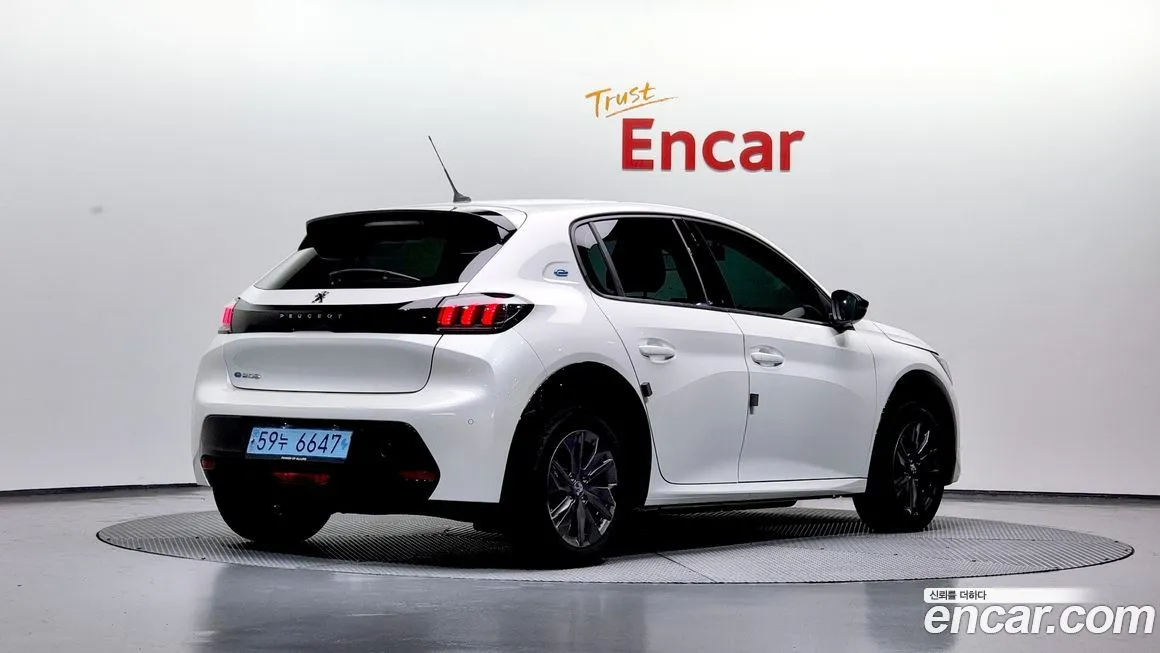 Peugeot 208 2022 из KR, фото 2