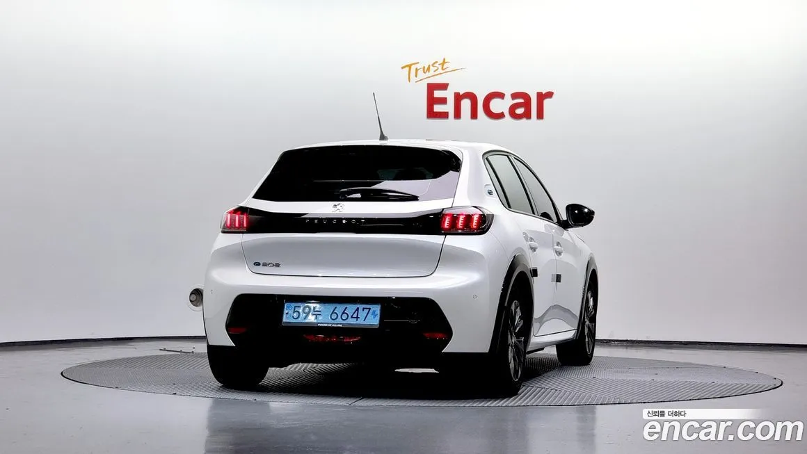 Peugeot 208 2022 из KR, фото 4