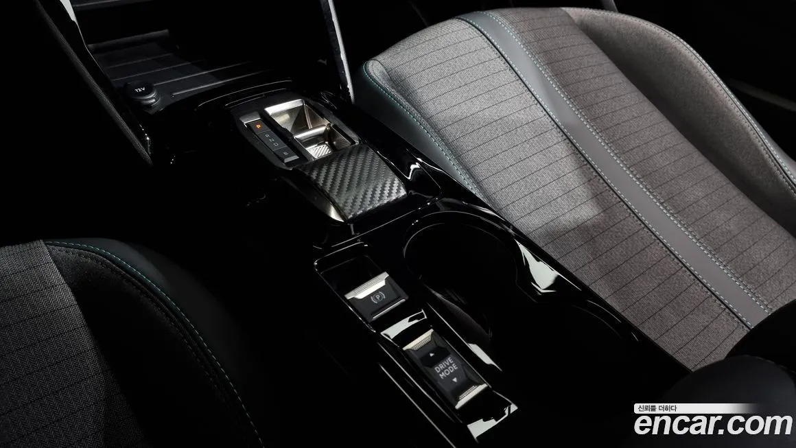 Peugeot 208 2022 из KR, фото 9