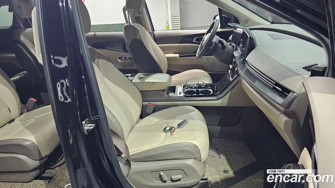 Kia Carnival — фото 10