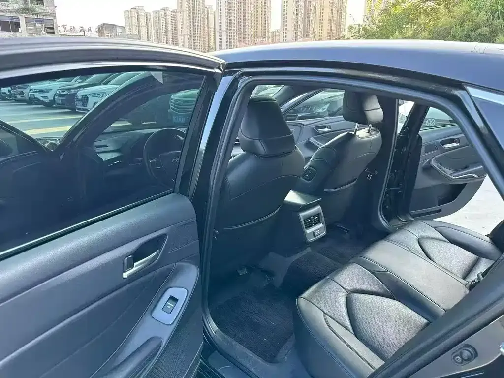 Toyota Avalon 2023 из CN, фото 3