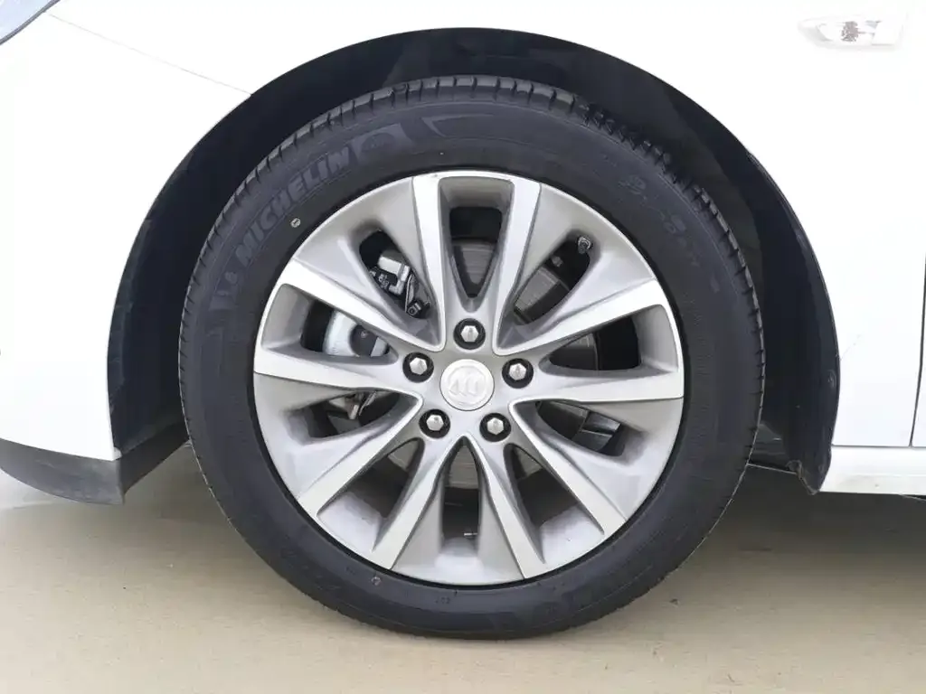 Buick GL6 2023 из CN, фото 6