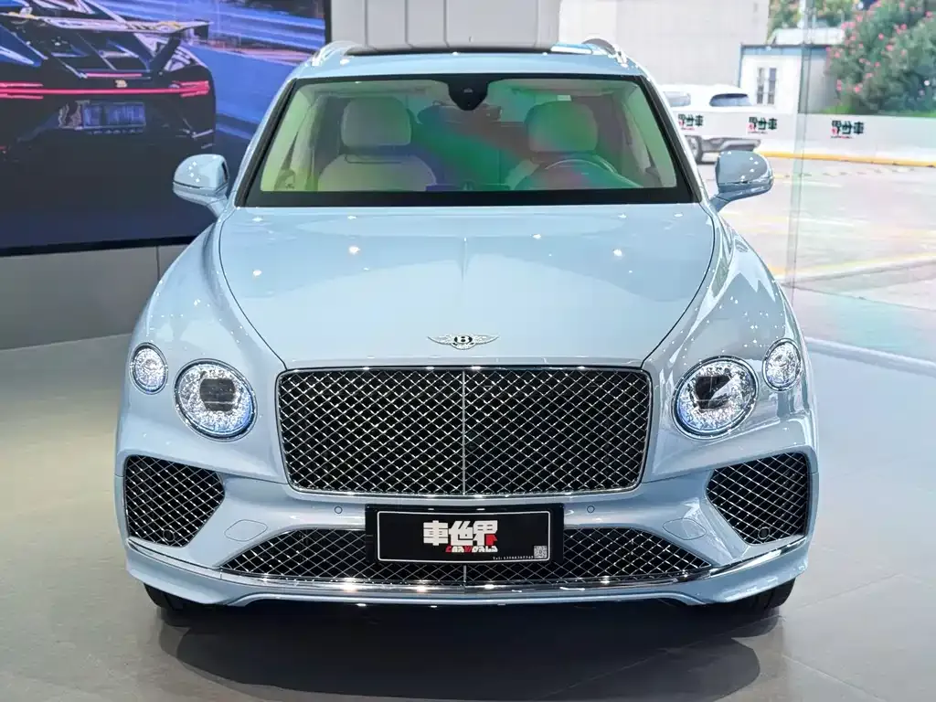 Bentley Bentayga 2023 из CN, фото 1