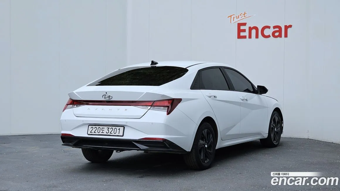 Hyundai AVANTE — фото 2