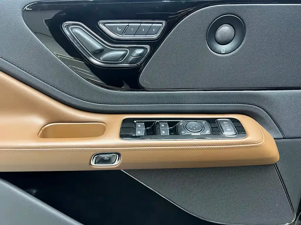 Lincoln Aviator 2022 из CN, фото 5