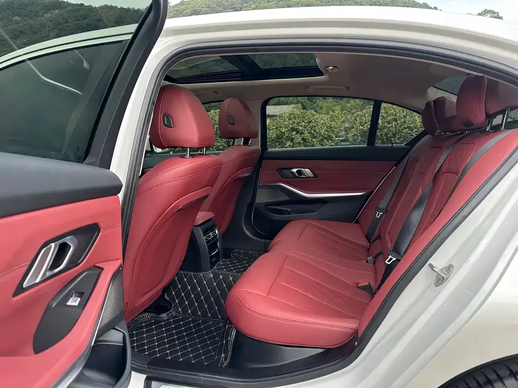 BMW 3 Series 2024 из CN, фото 10