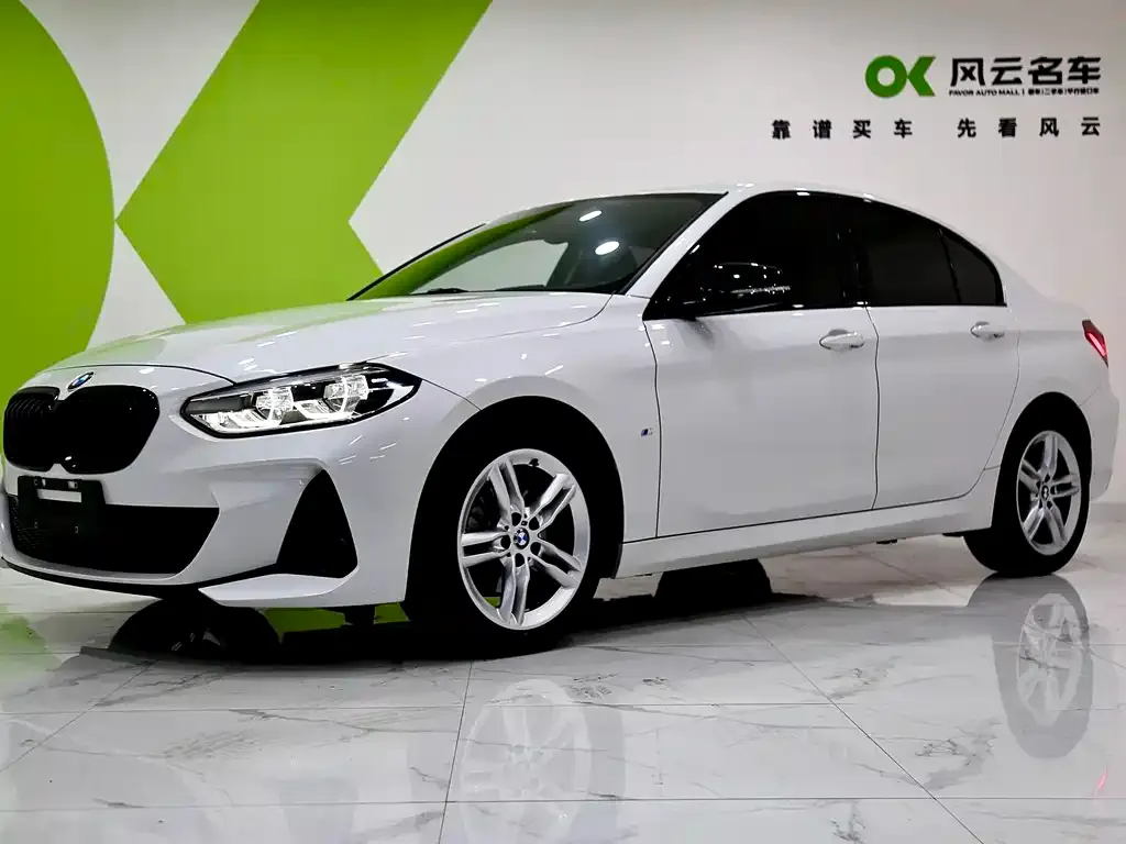 BMW 1 Series 2023 из CN, фото 1