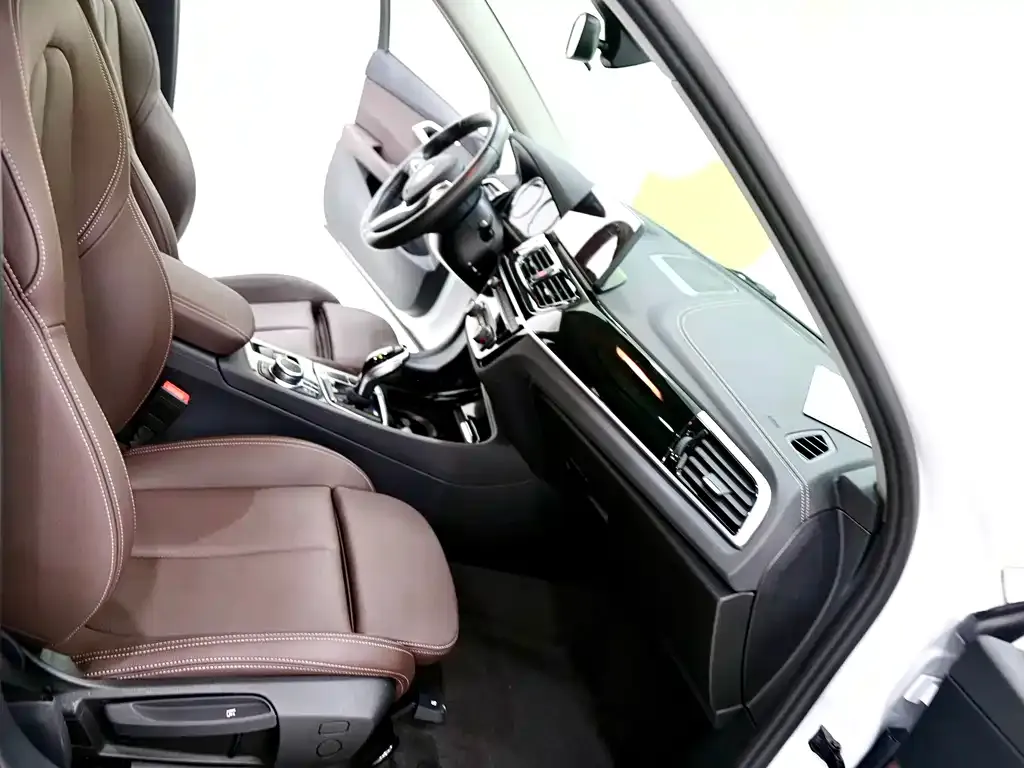 BMW 1 Series 2023 из CN, фото 8