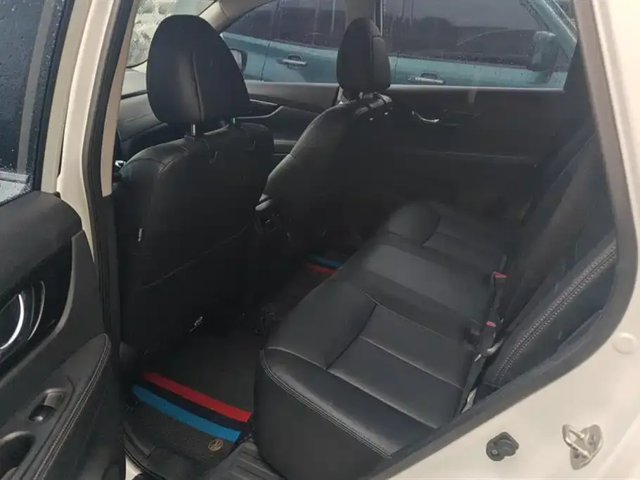 Nissan X-Trail — фото 10