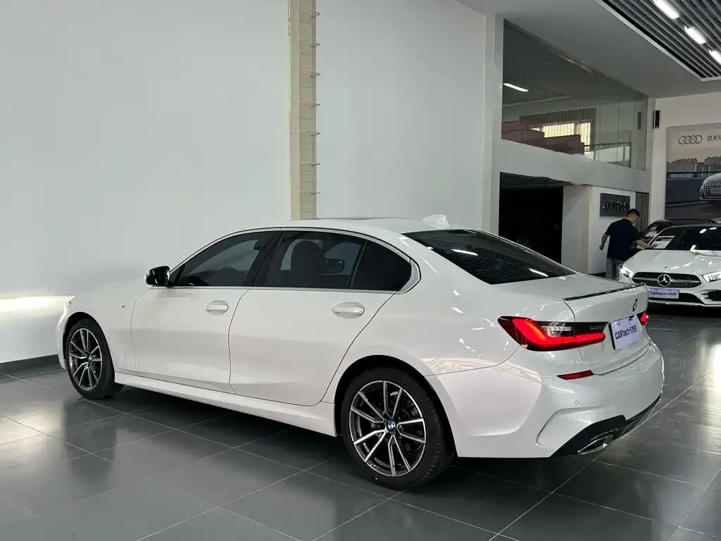 BMW 3 Series 2022 из CN, фото 3