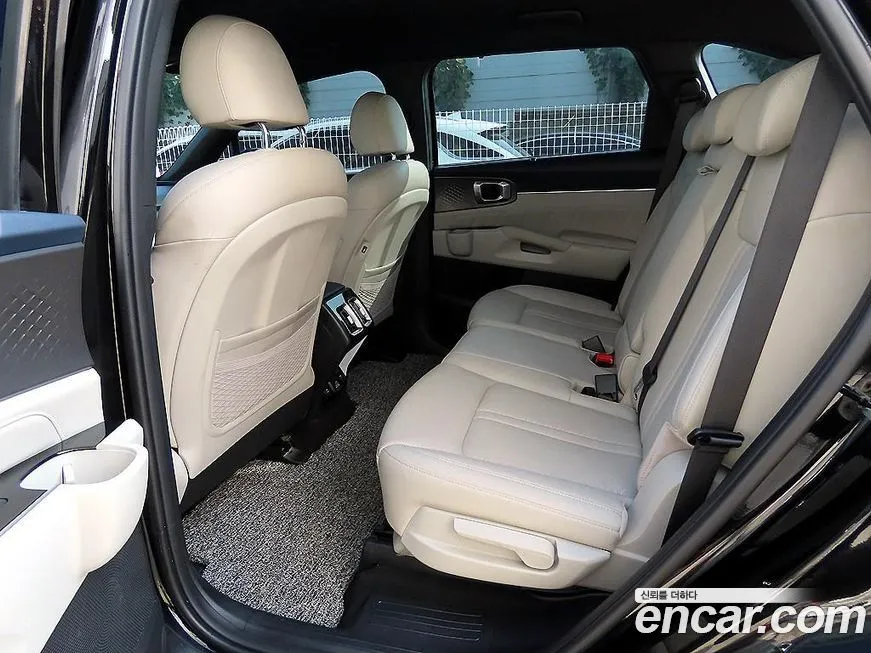Kia Sorento — фото 6