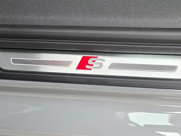 Audi A4L 2025 из CN, фото 7