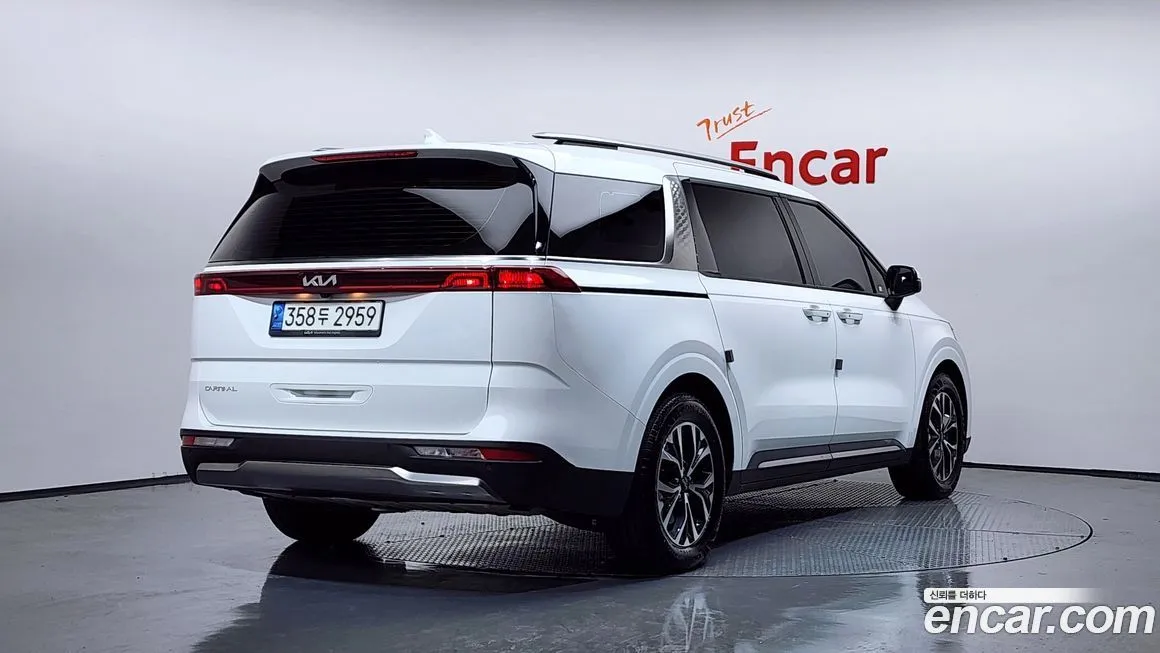 Kia Carnival — фото 2