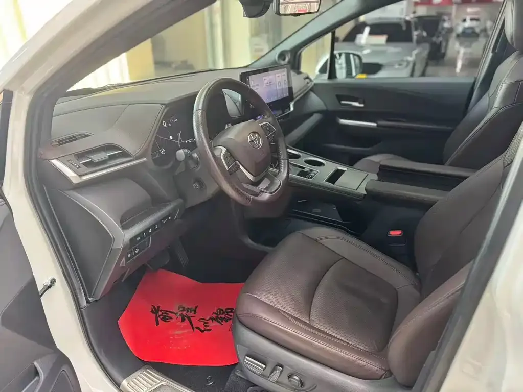 Toyota Sienna 2022 из CN, фото 4