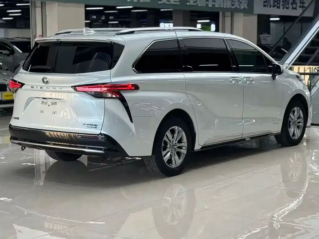 Toyota Sienna 2022 из CN, фото 7