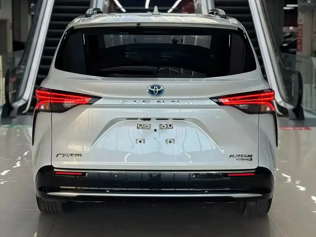 Toyota Sienna 2022 из CN, фото 8