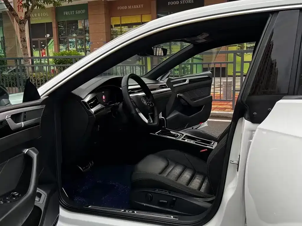 Volkswagen CC 2022 из CN, фото 7
