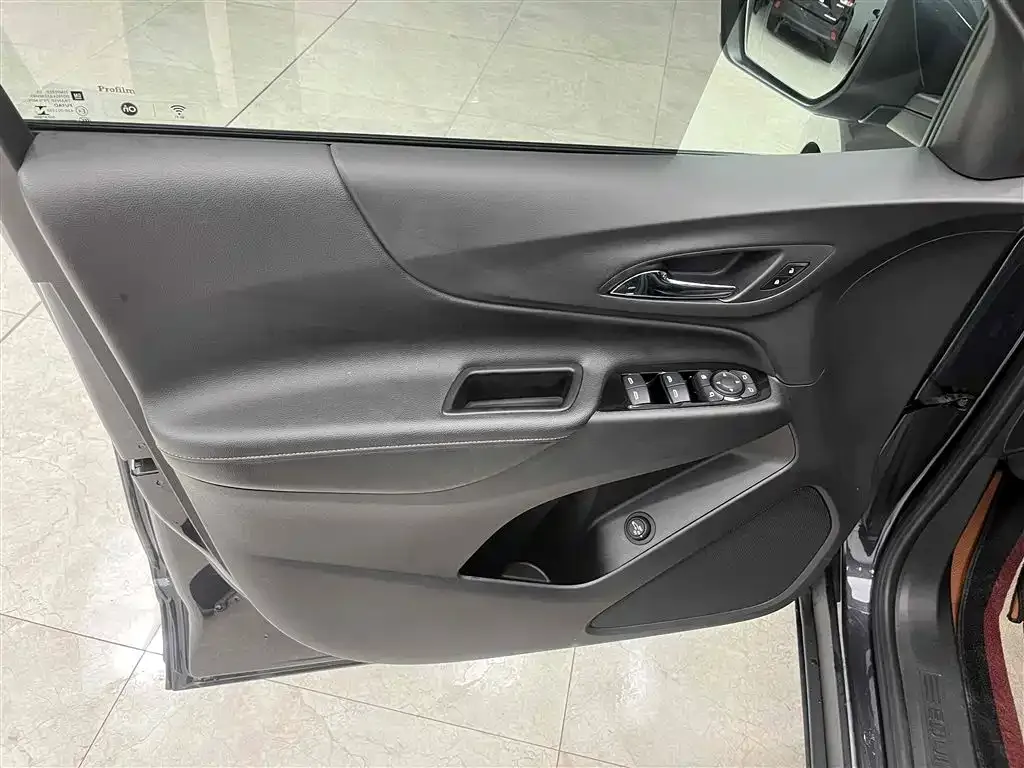 Chevrolet Equinox 2023 из CN, фото 10