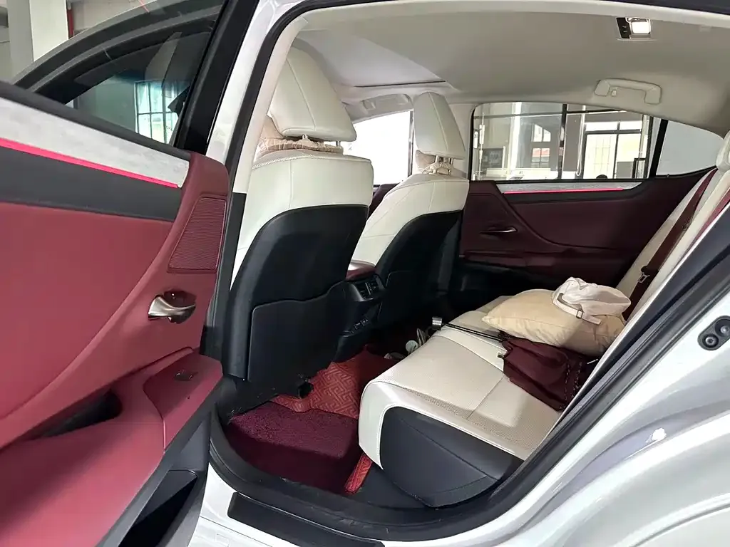 Lexus ES 2025 из CN, фото 6