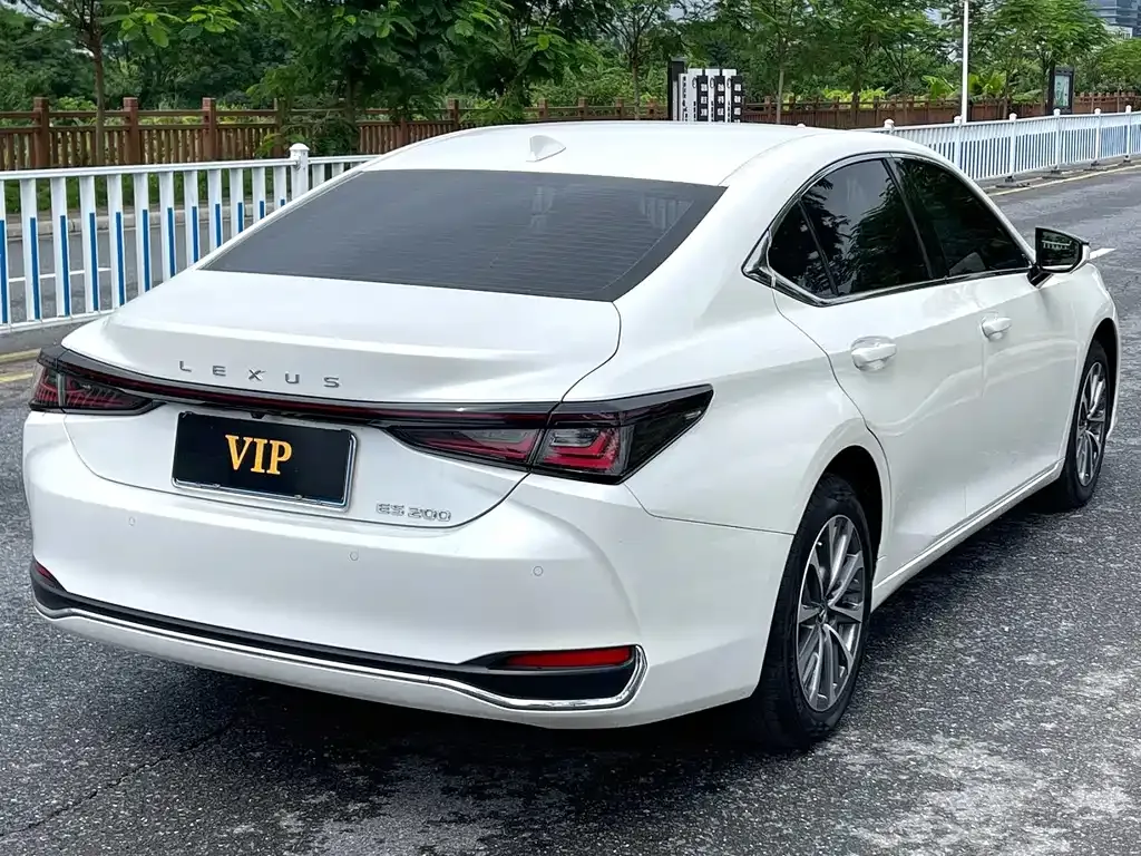 Lexus ES 2025 из CN, фото 8