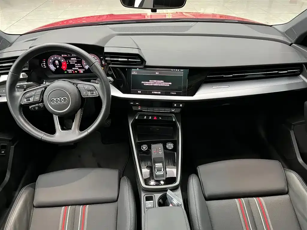 Audi A3 2023 из CN, фото 2