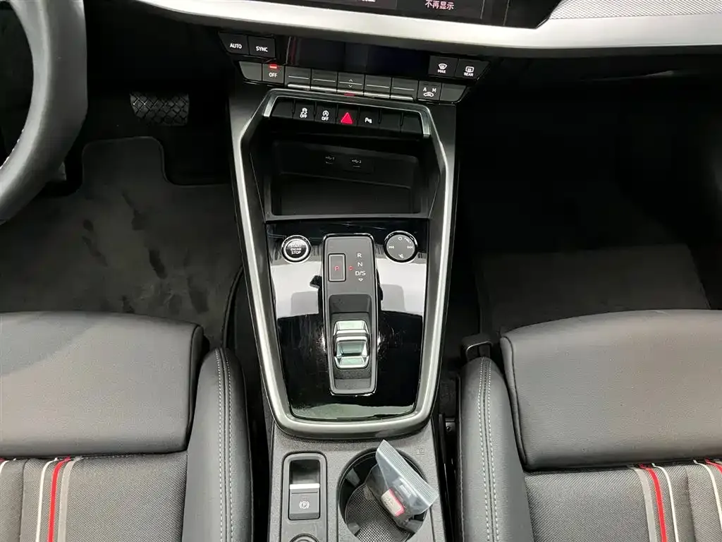 Audi A3 2023 из CN, фото 5