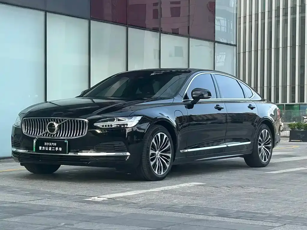 Volvo S90 PHEV 2025 из CN, фото 1