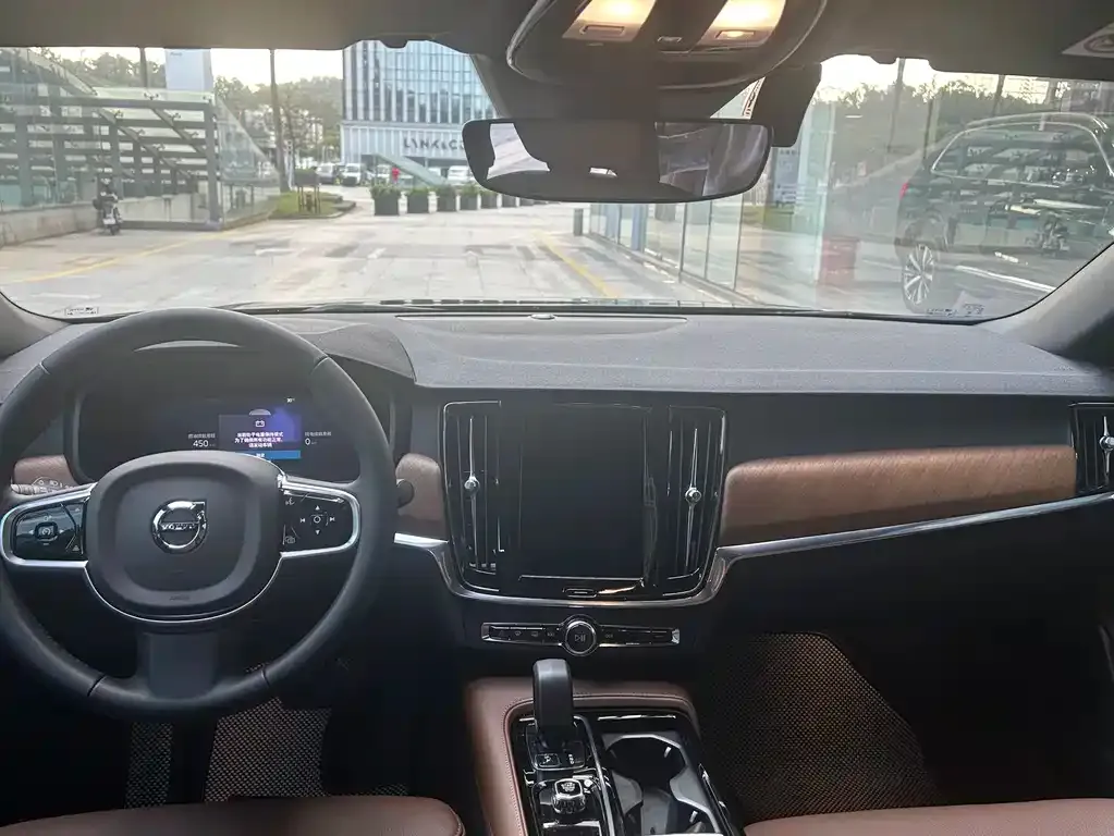 Volvo S90 PHEV 2025 из CN, фото 6