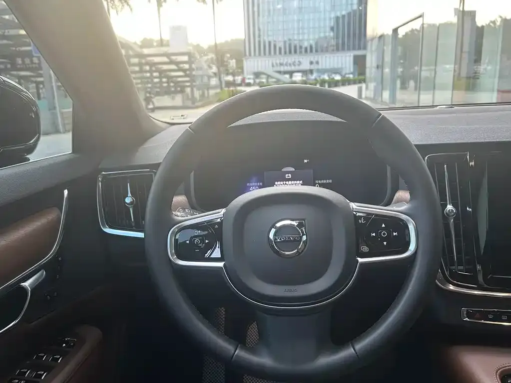 Volvo S90 PHEV 2025 из CN, фото 7