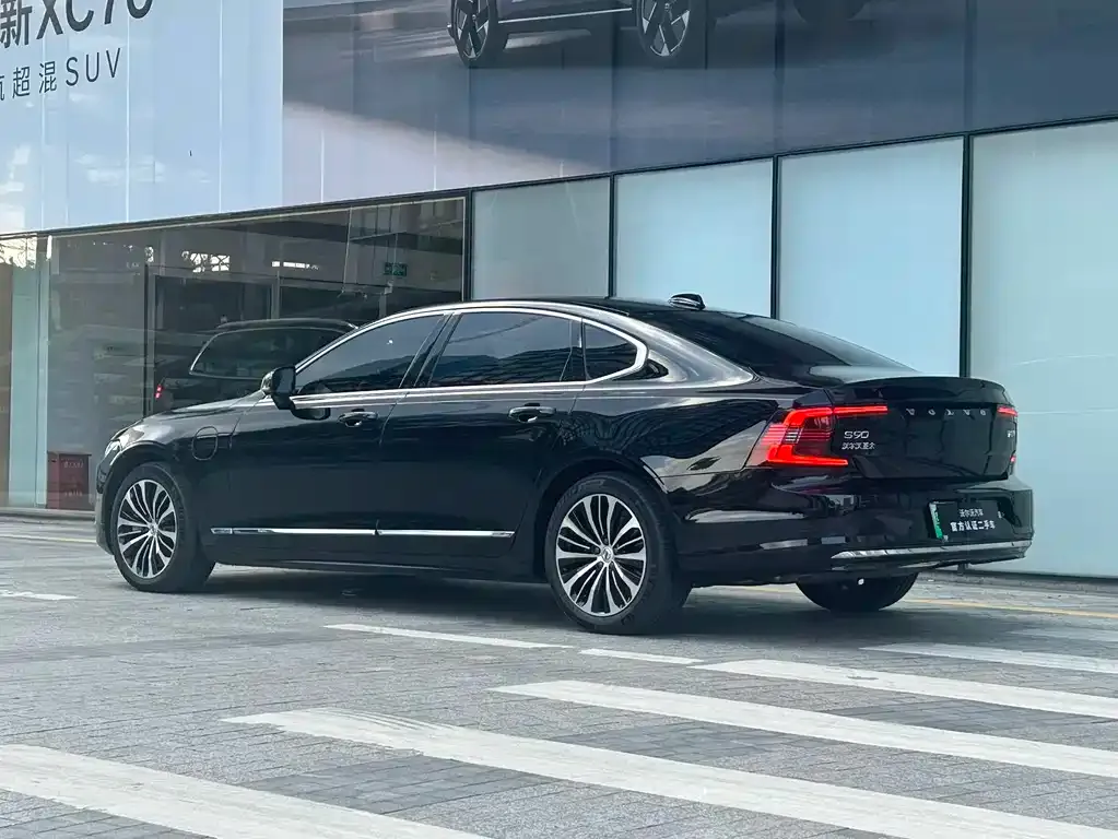 Volvo S90 PHEV 2025 из CN, фото 9