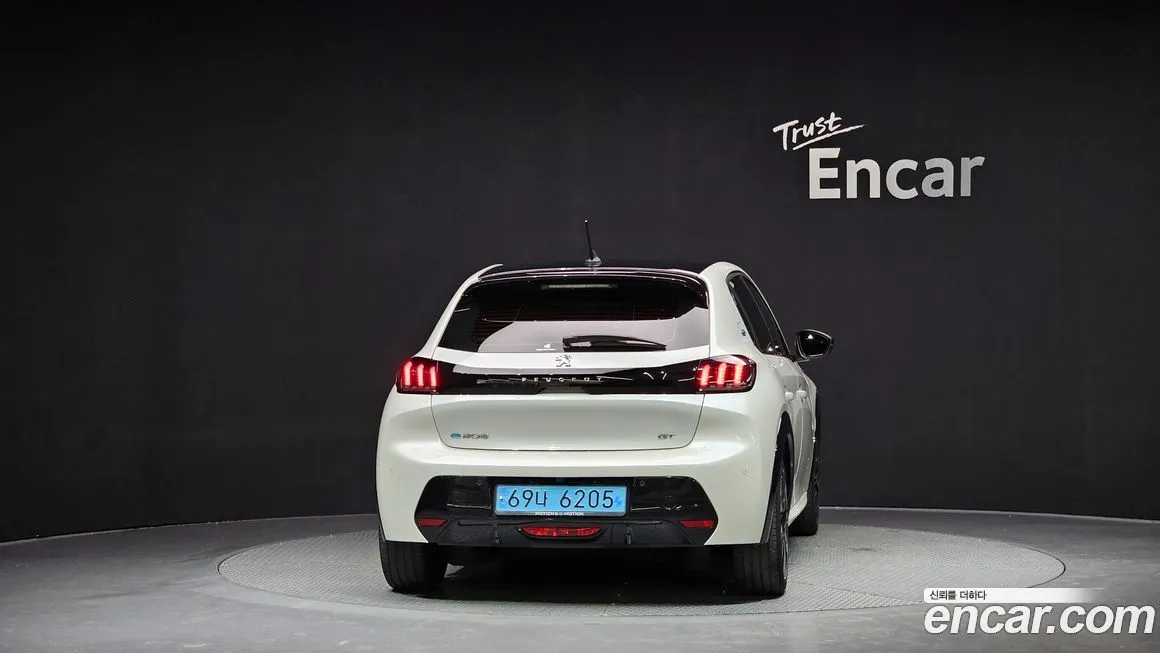 Peugeot 208 2022 из KR, фото 4