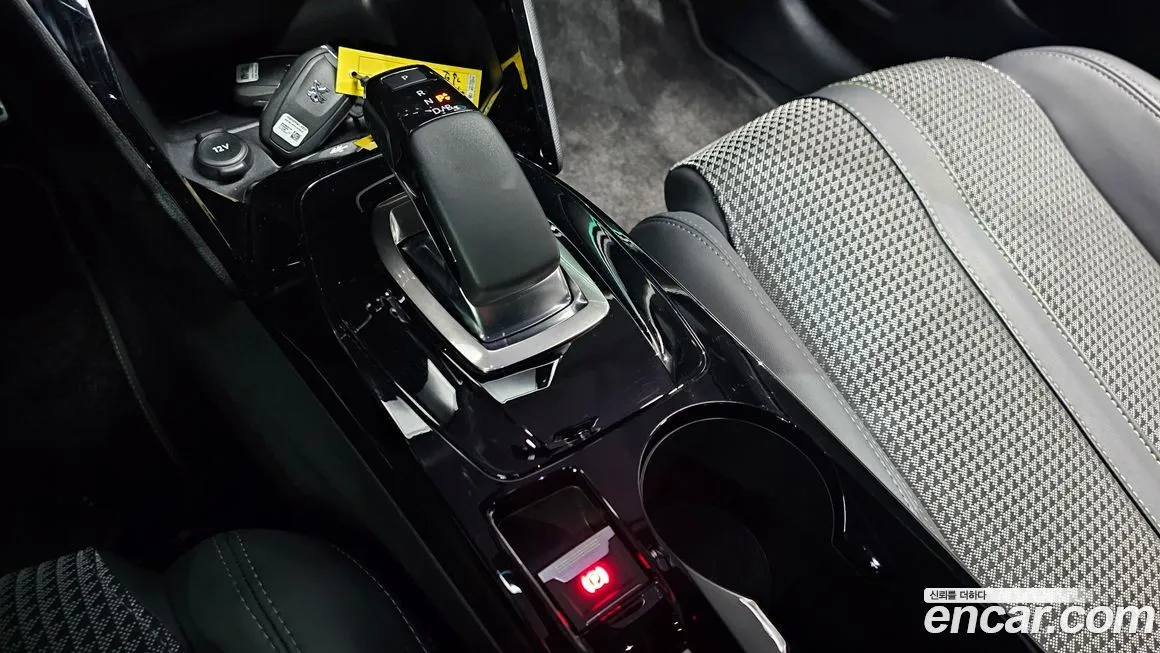 Peugeot 208 2022 из KR, фото 9