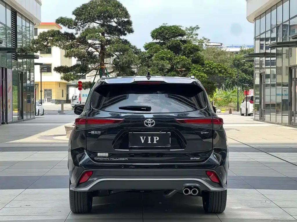 Toyota Crown Kluger 2024 из CN, фото 4