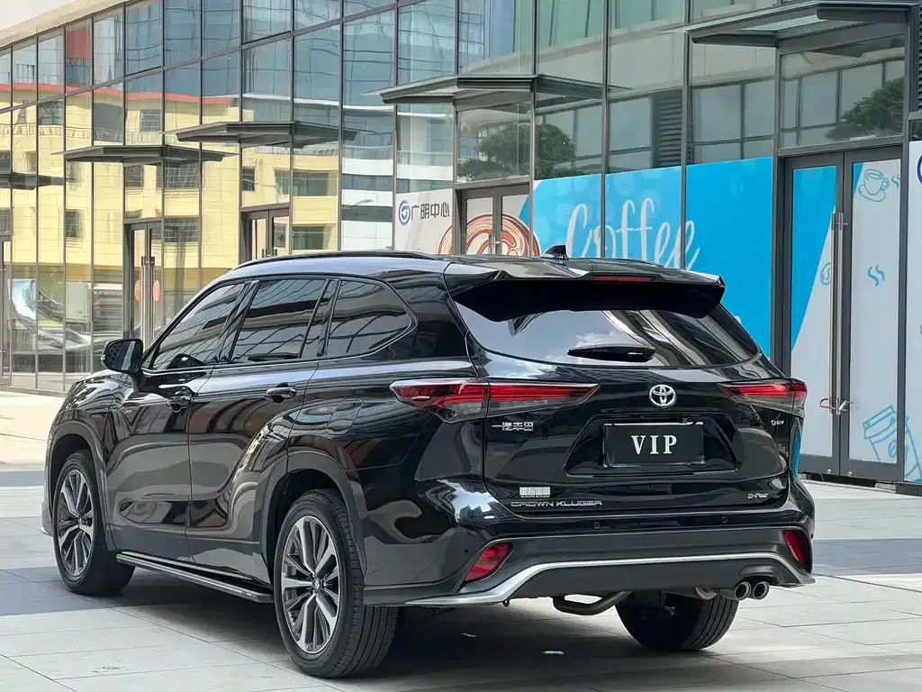 Toyota Crown Kluger 2024 из CN, фото 6