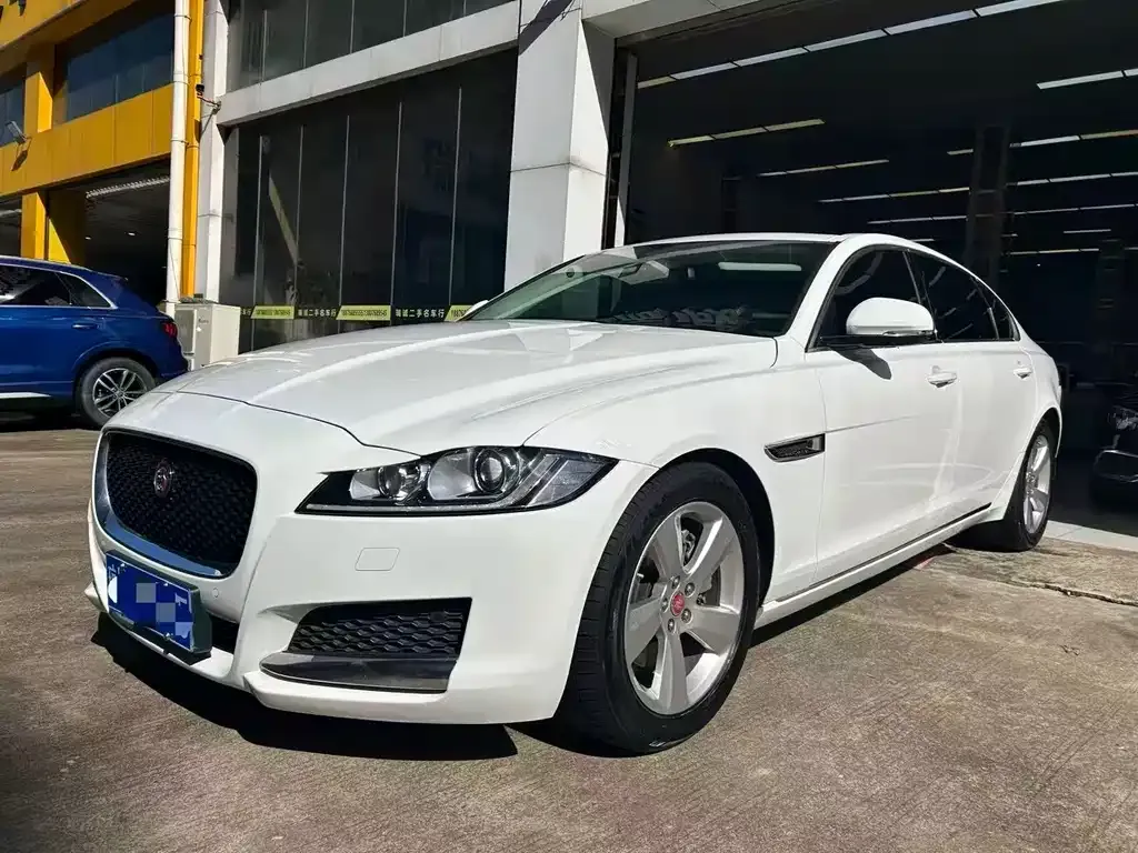 Jaguar XFL — фото 1