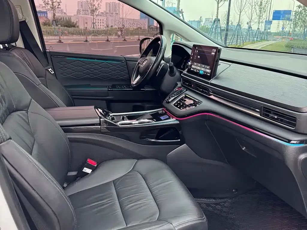 Honda Elysion 2023 из CN, фото 4