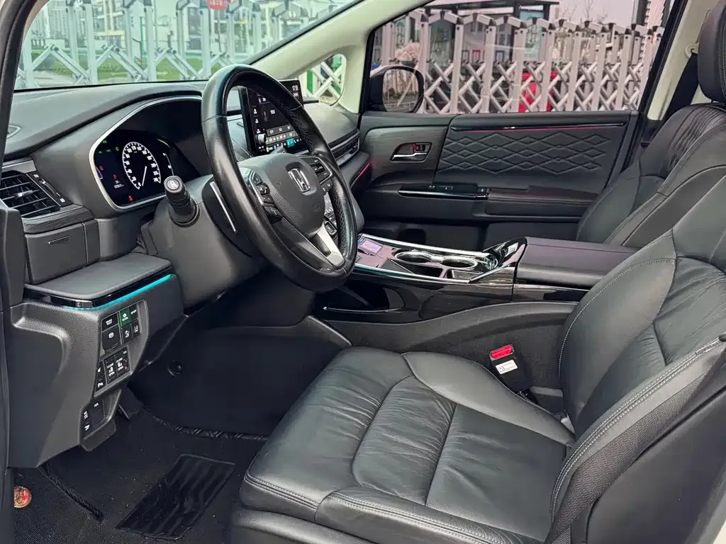 Honda Elysion 2023 из CN, фото 6