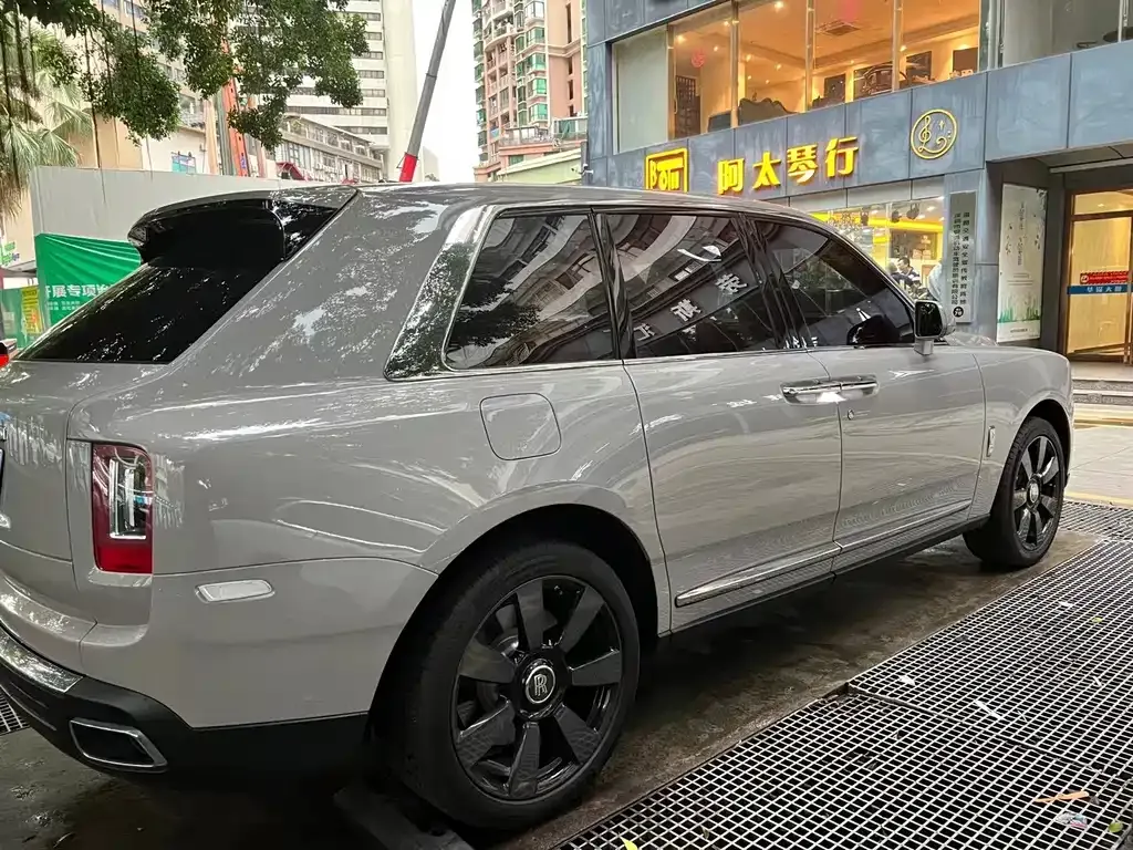 Rolls-Royce Cullinan 2021 из CN, фото 3